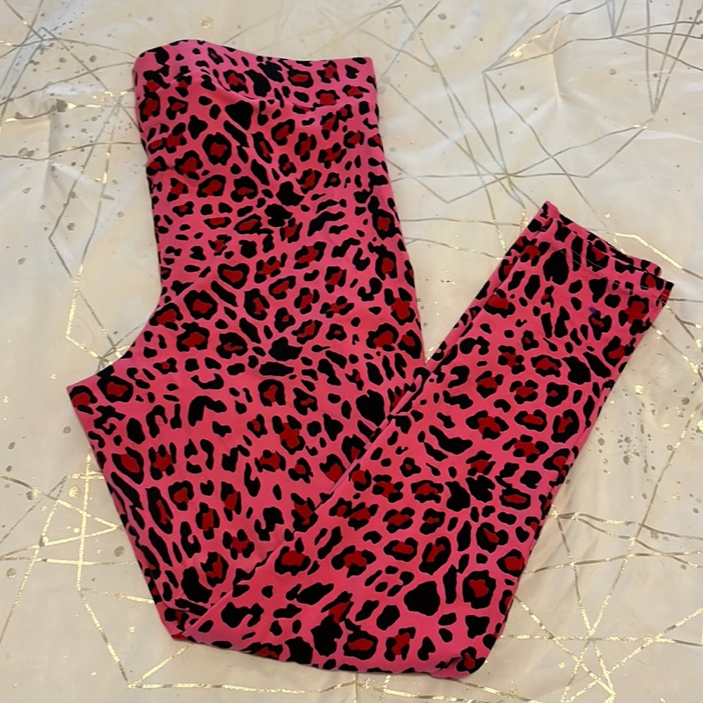 Torrid active leggings size 1 pink cheetah design